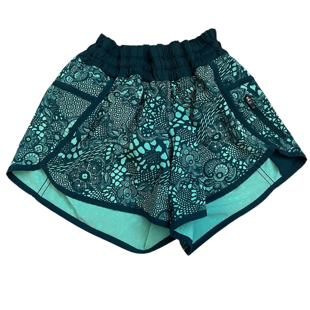 Lululemon Tracker Short IV (4”) in Pretty Lace Bali Breeze - Size 4 - Picture 1 of 6